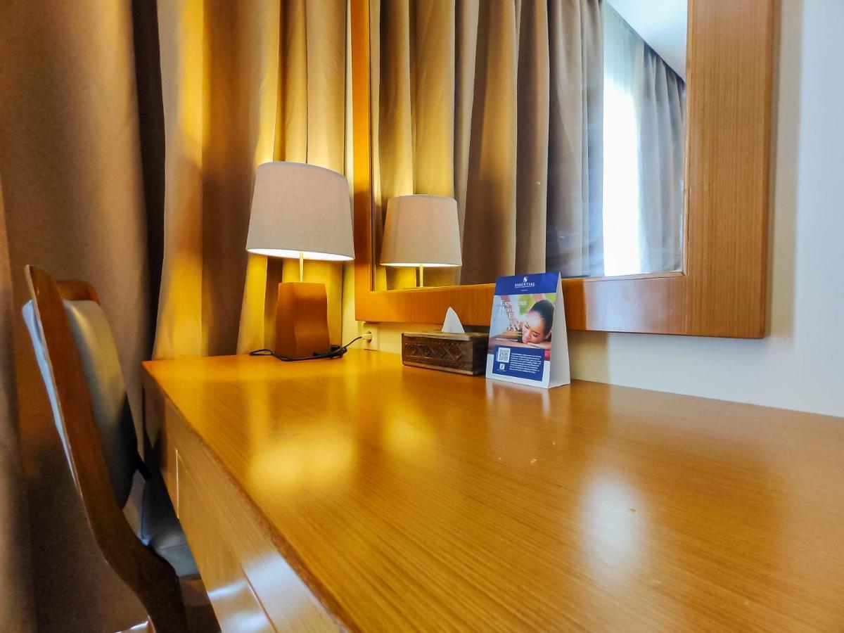 Hotel Square And 3*