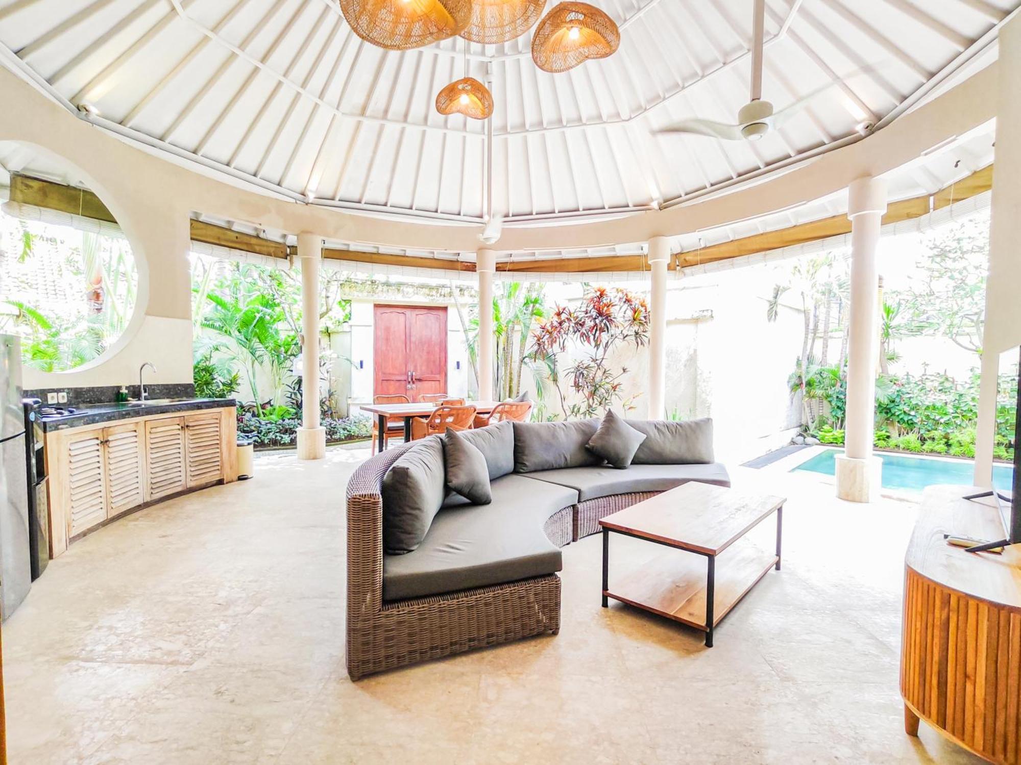 Square And 3* Seminyak