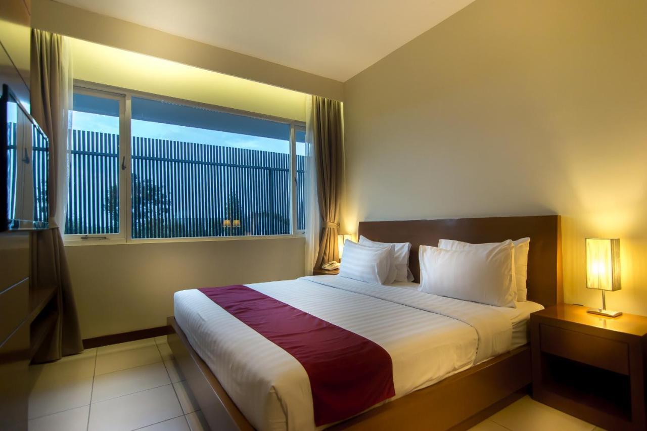 Square And Seminyak