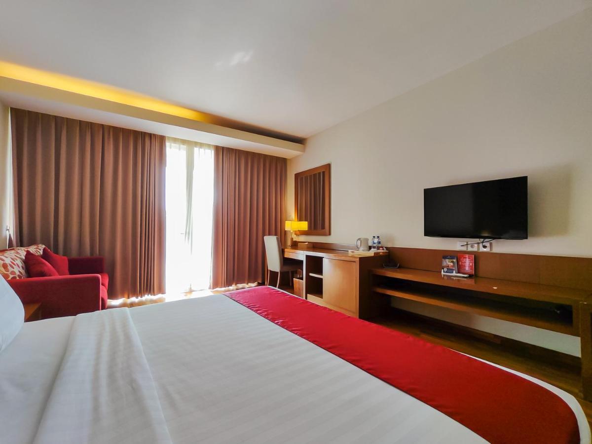 Square And Hotel 3*