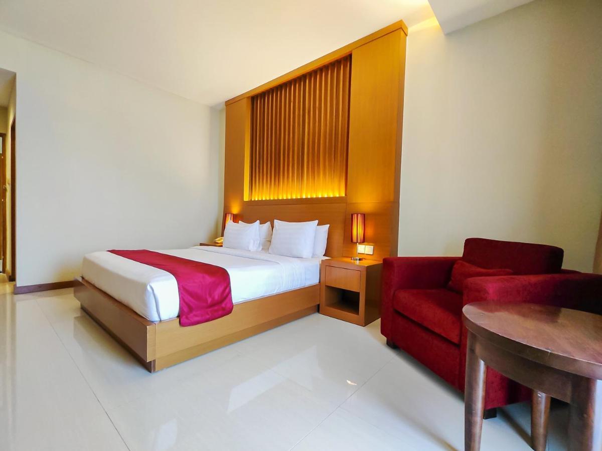 Hotel Square And