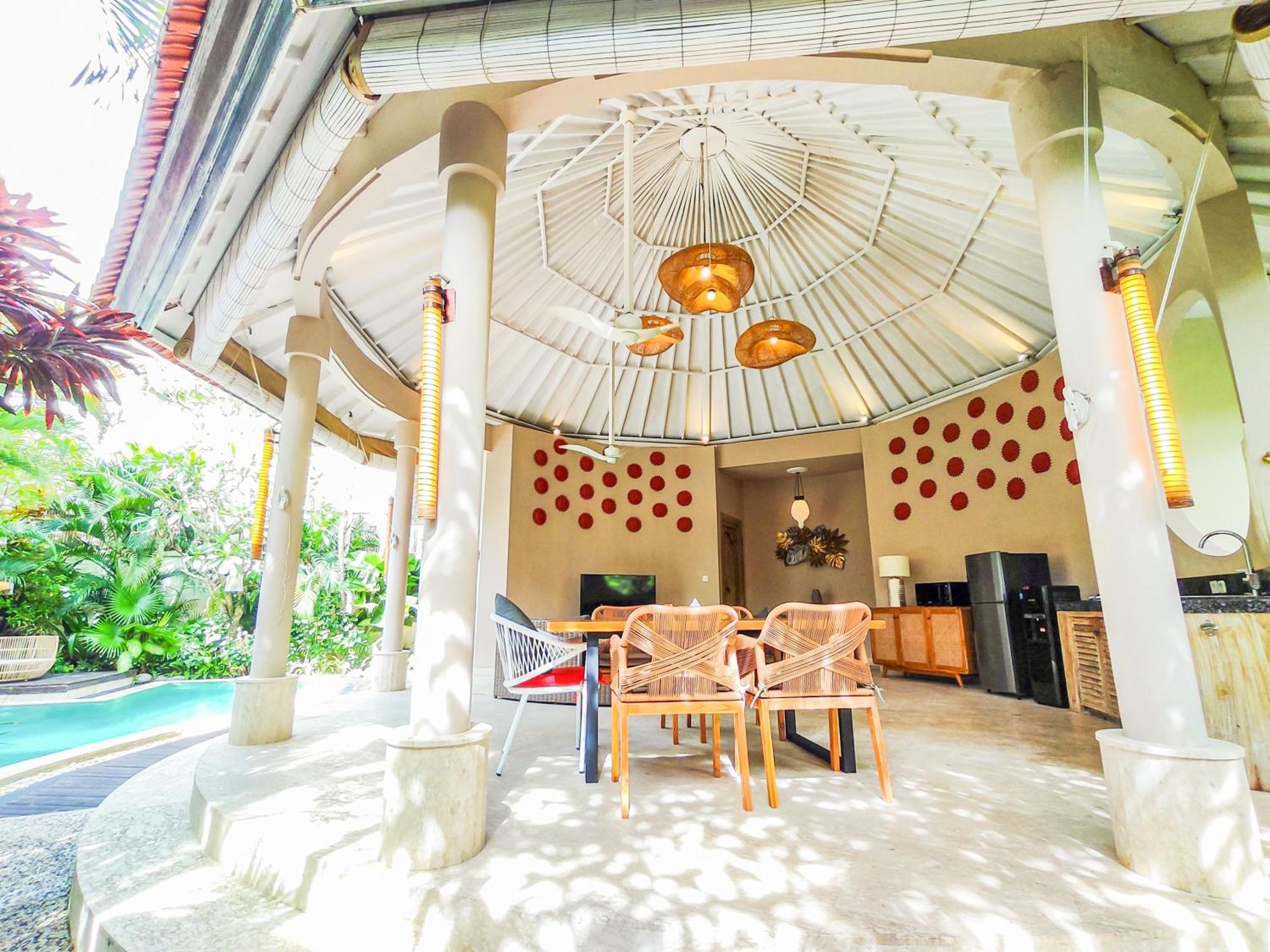 Square And Seminyak